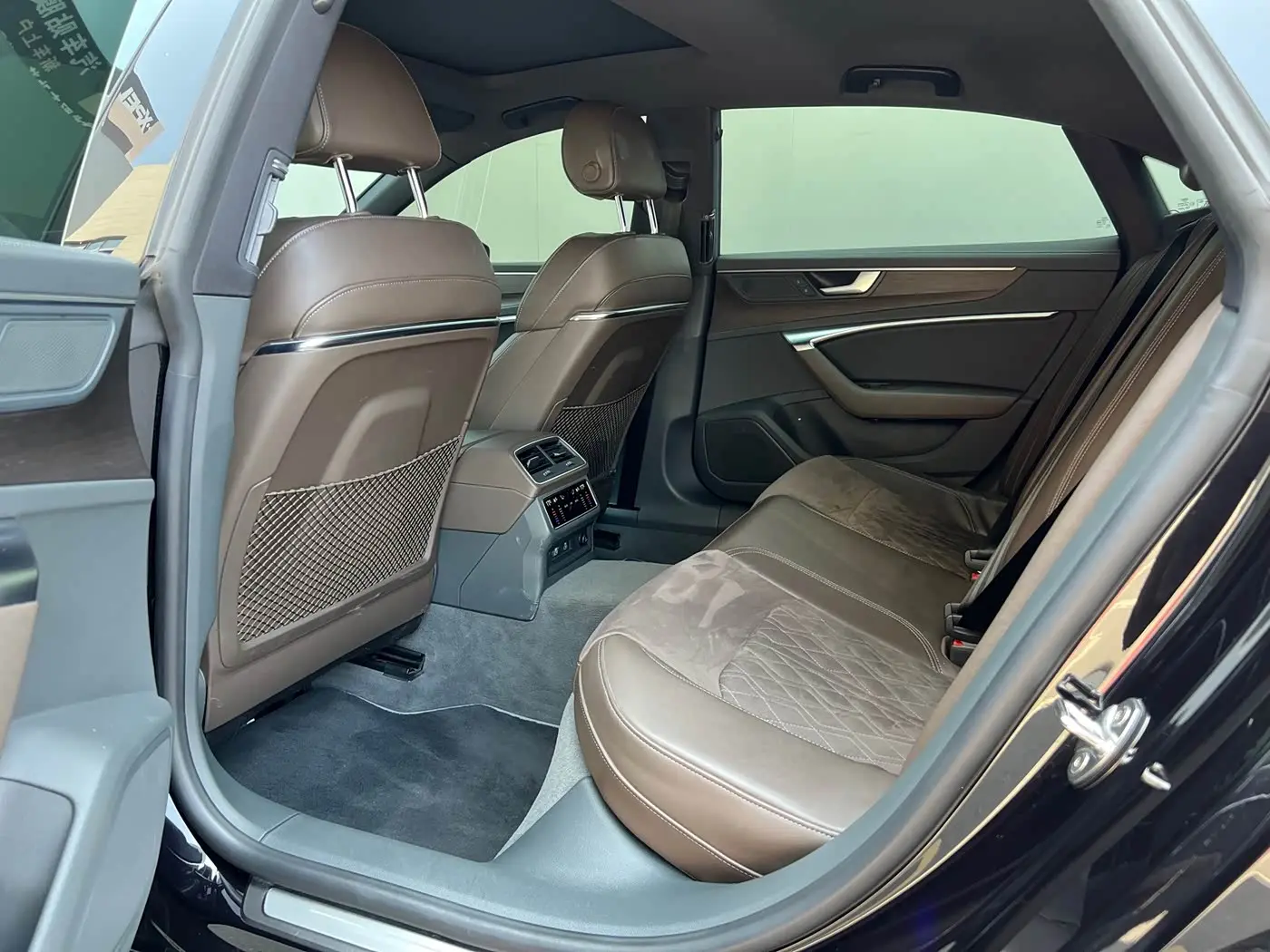 Audi A7L 2022 — Şəkil 8/18