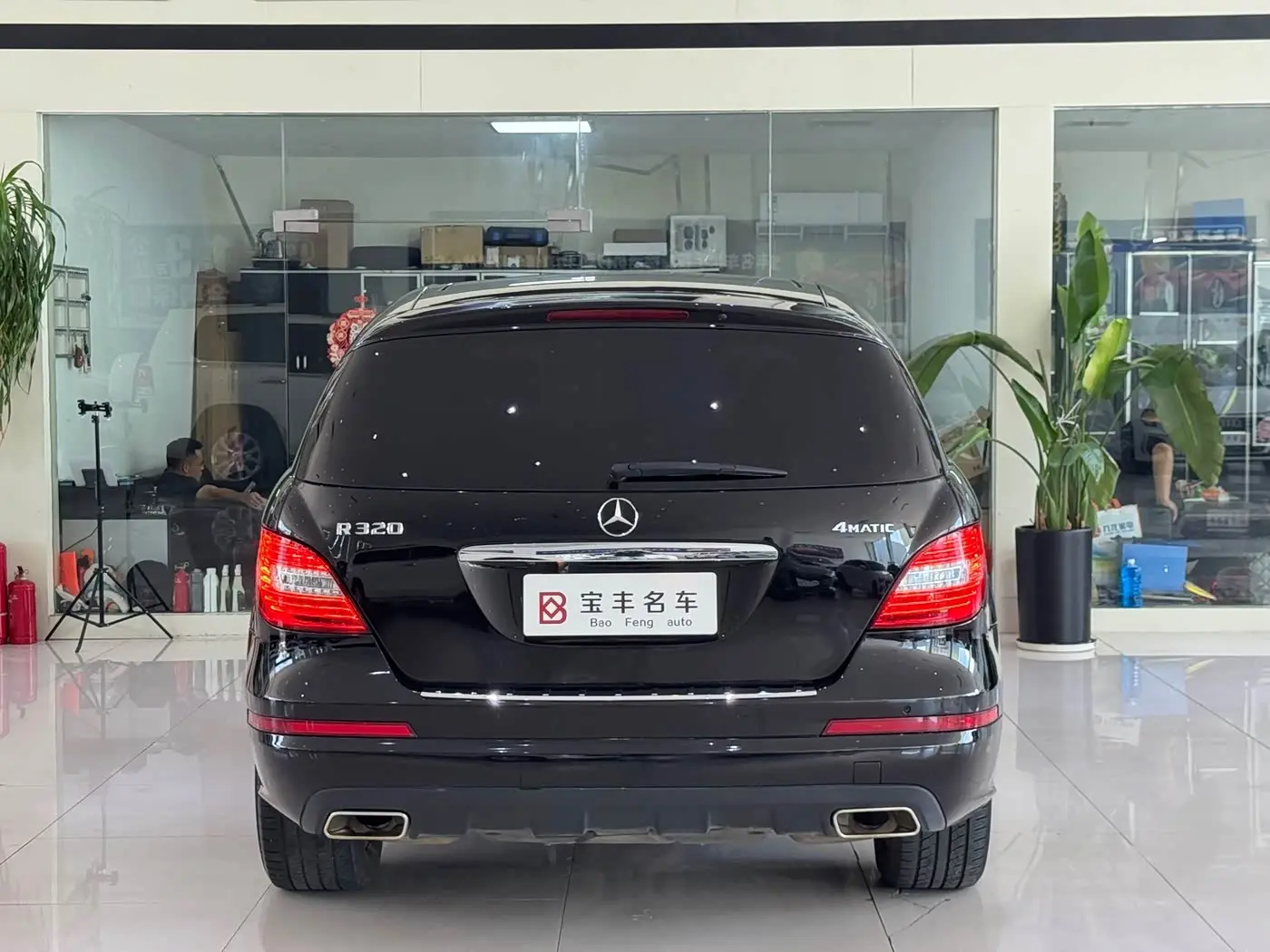 Mercedes-Benz R-Class 2018 — Photo 15/17