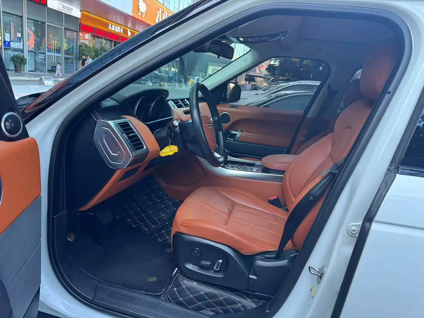 Land Rover Range Rover Sport 2018 — Photo 3/6