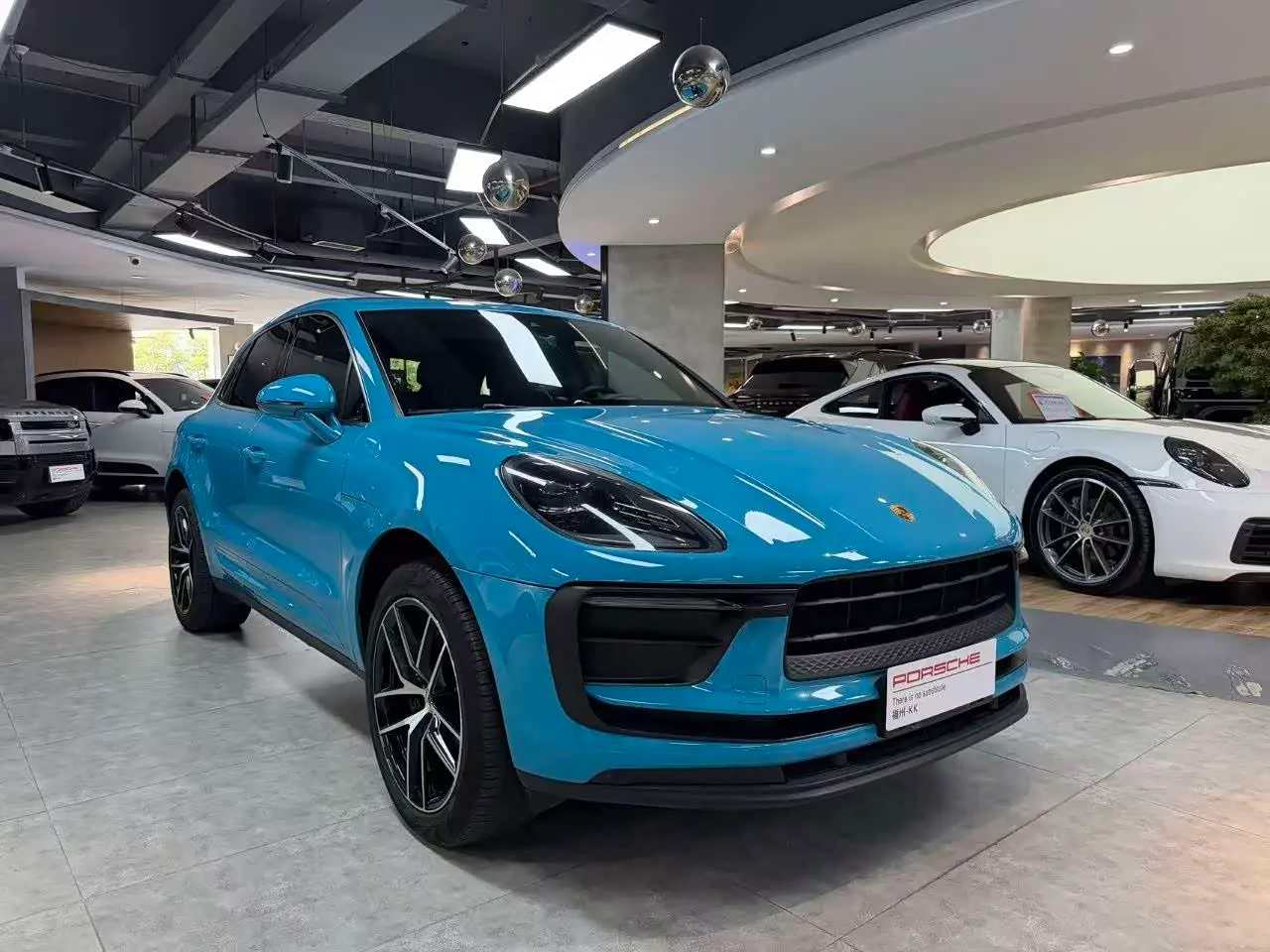 Porsche Macan 2022 — Photo 2/10