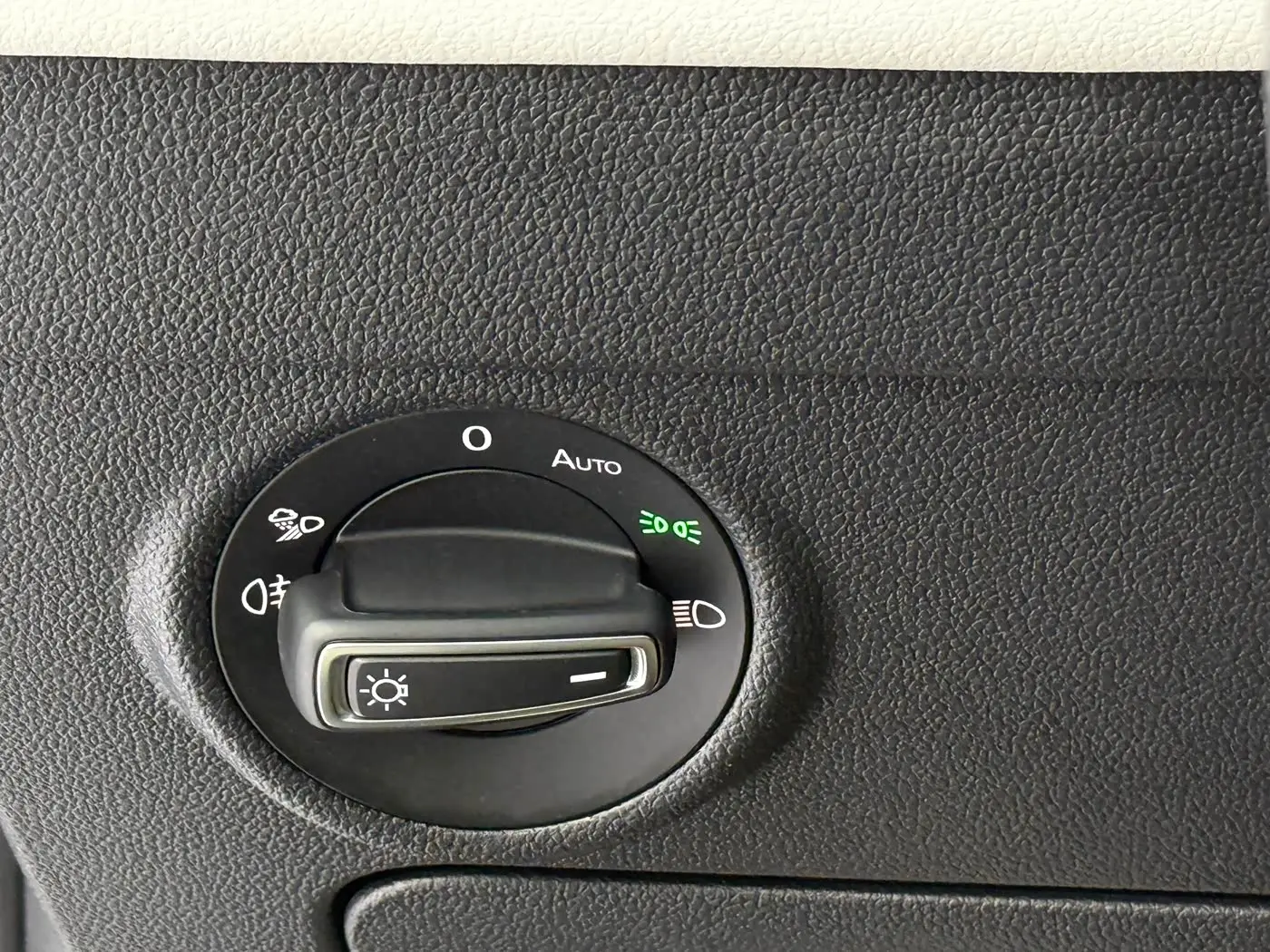 Volkswagen Tiguan L 2022 — Şəkil 17/20
