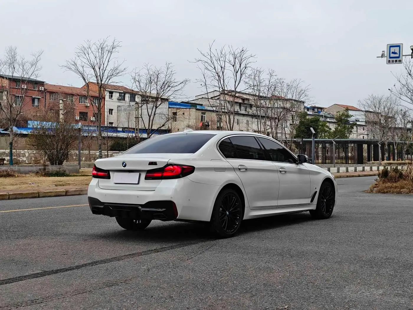 BMW 5 Series 2022 — Photo 12/14