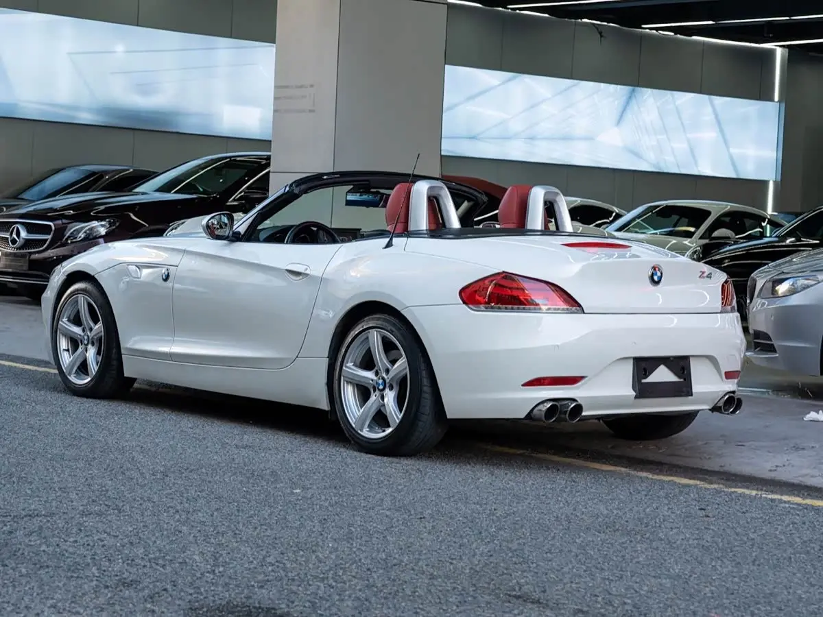 BMW Z4 2011 — Photo 9/10