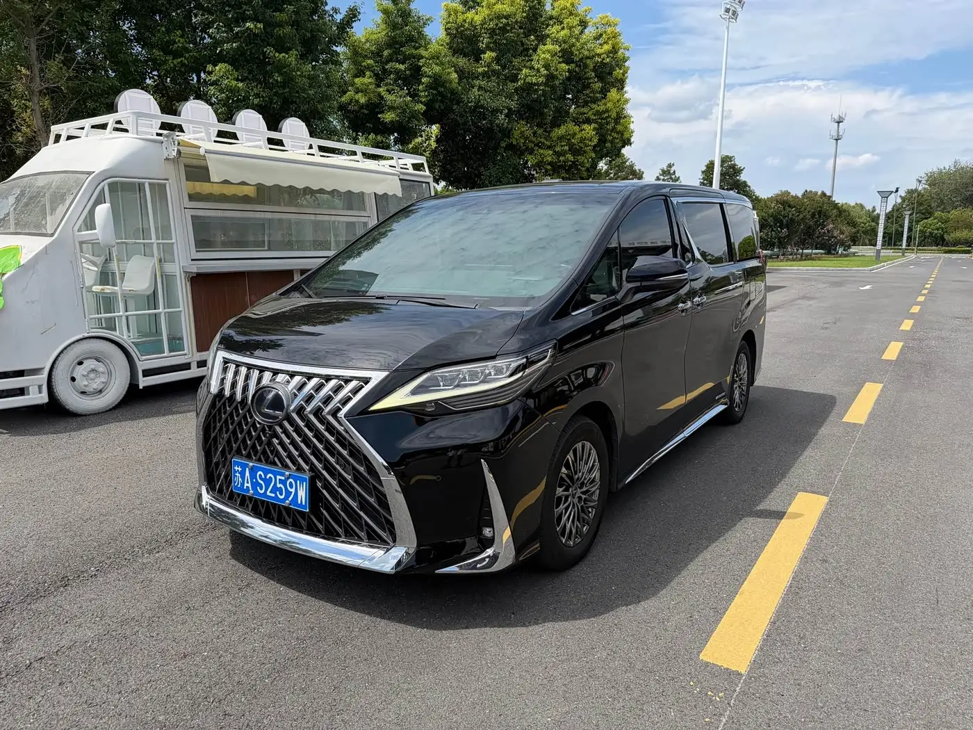 Lexus LM, 2020