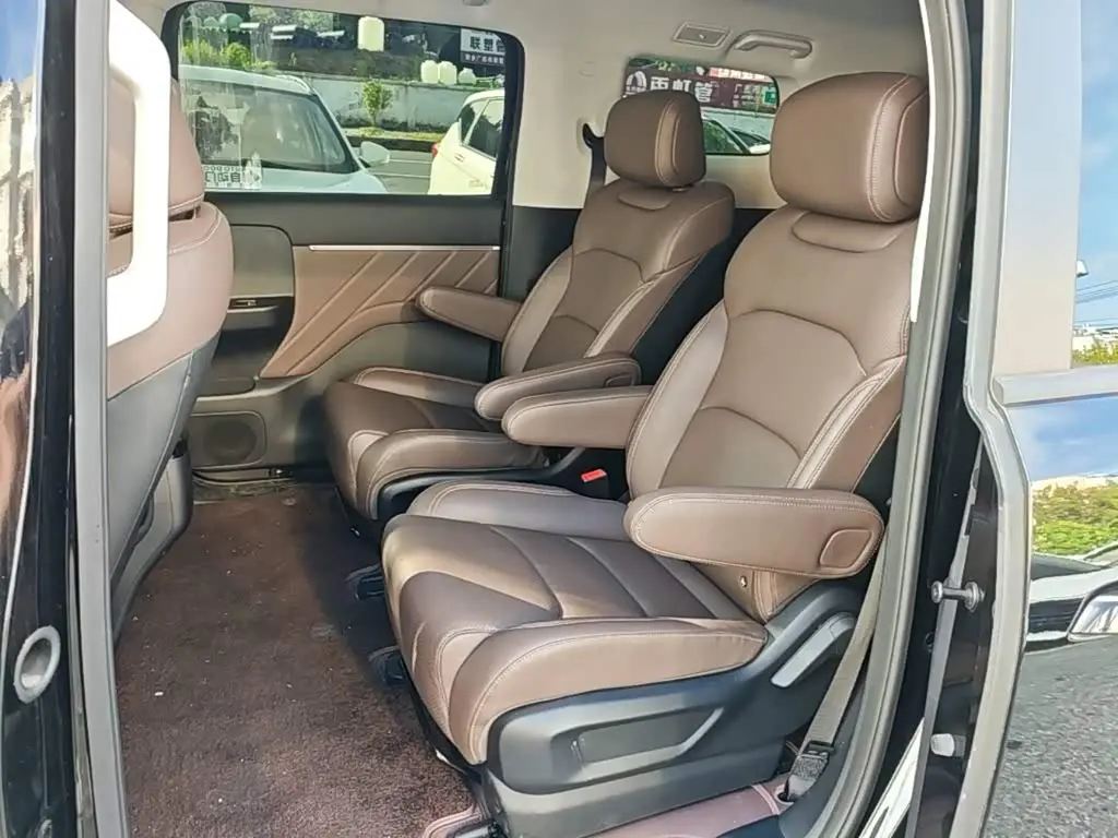 Wuling Motors Xingguang 730 New Energy 2025 — Şəkil 13/20