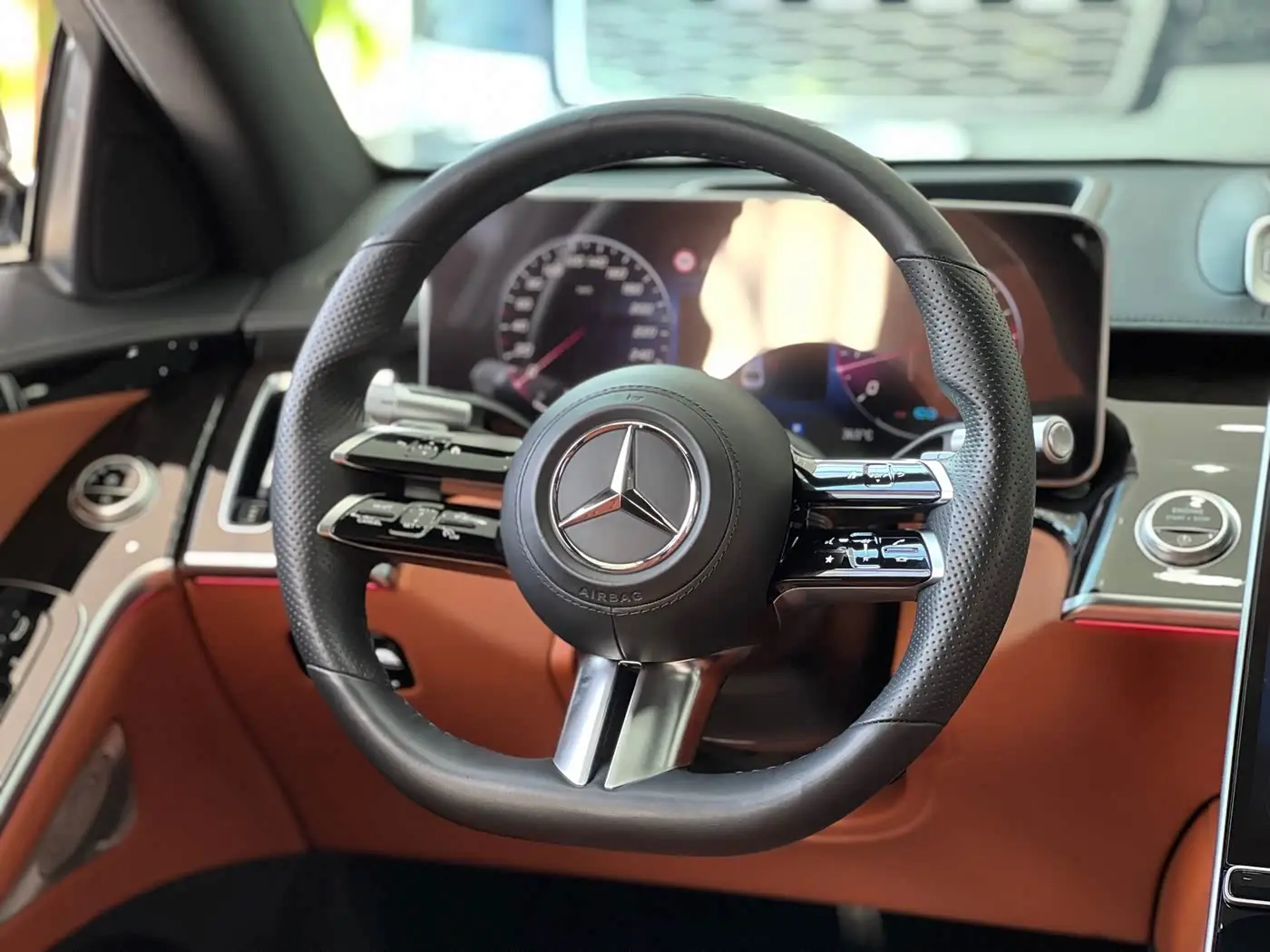 Mercedes-Benz S-Class 2021 — Photo 7/16