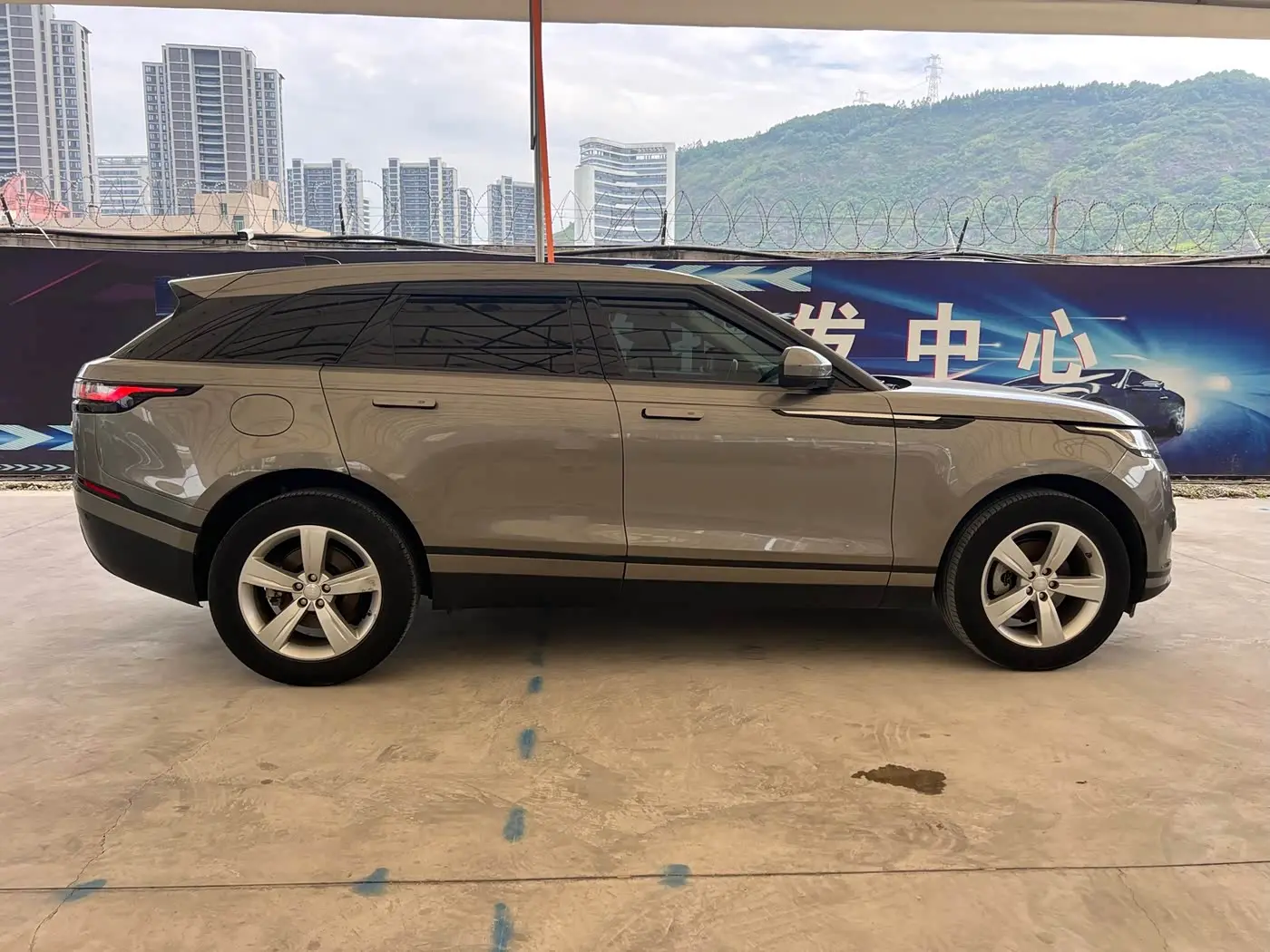 Land Rover Range Rover Velar 2020 — Фото 14/20