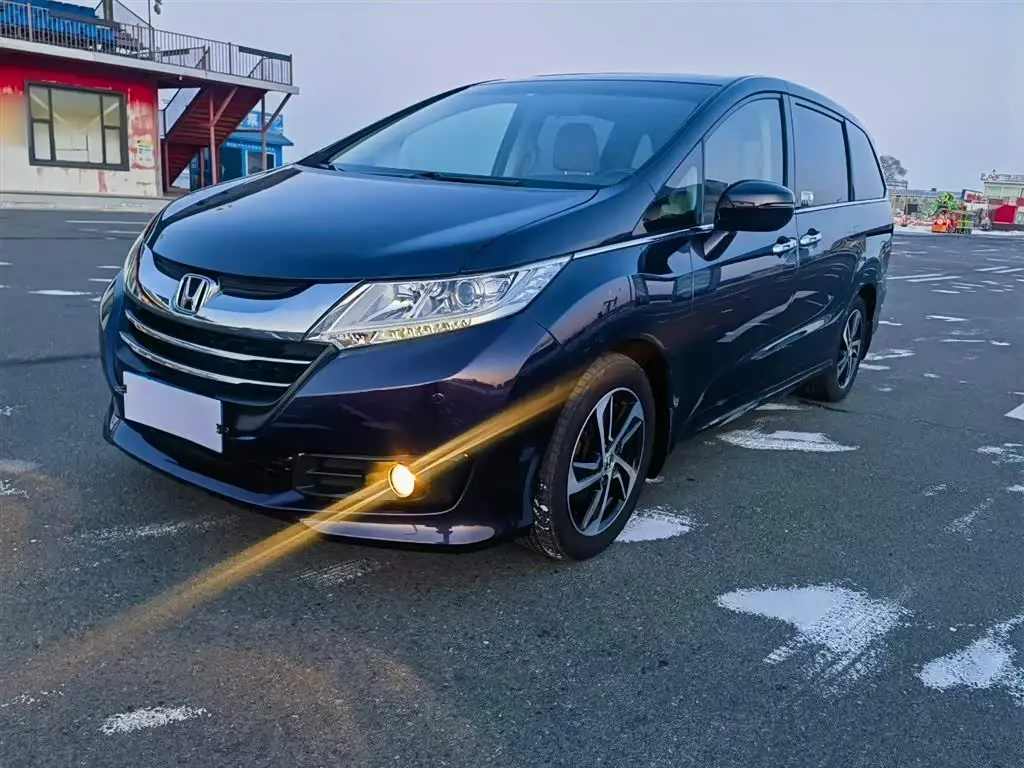 Honda Odyssey 2015 — Photo 2/11