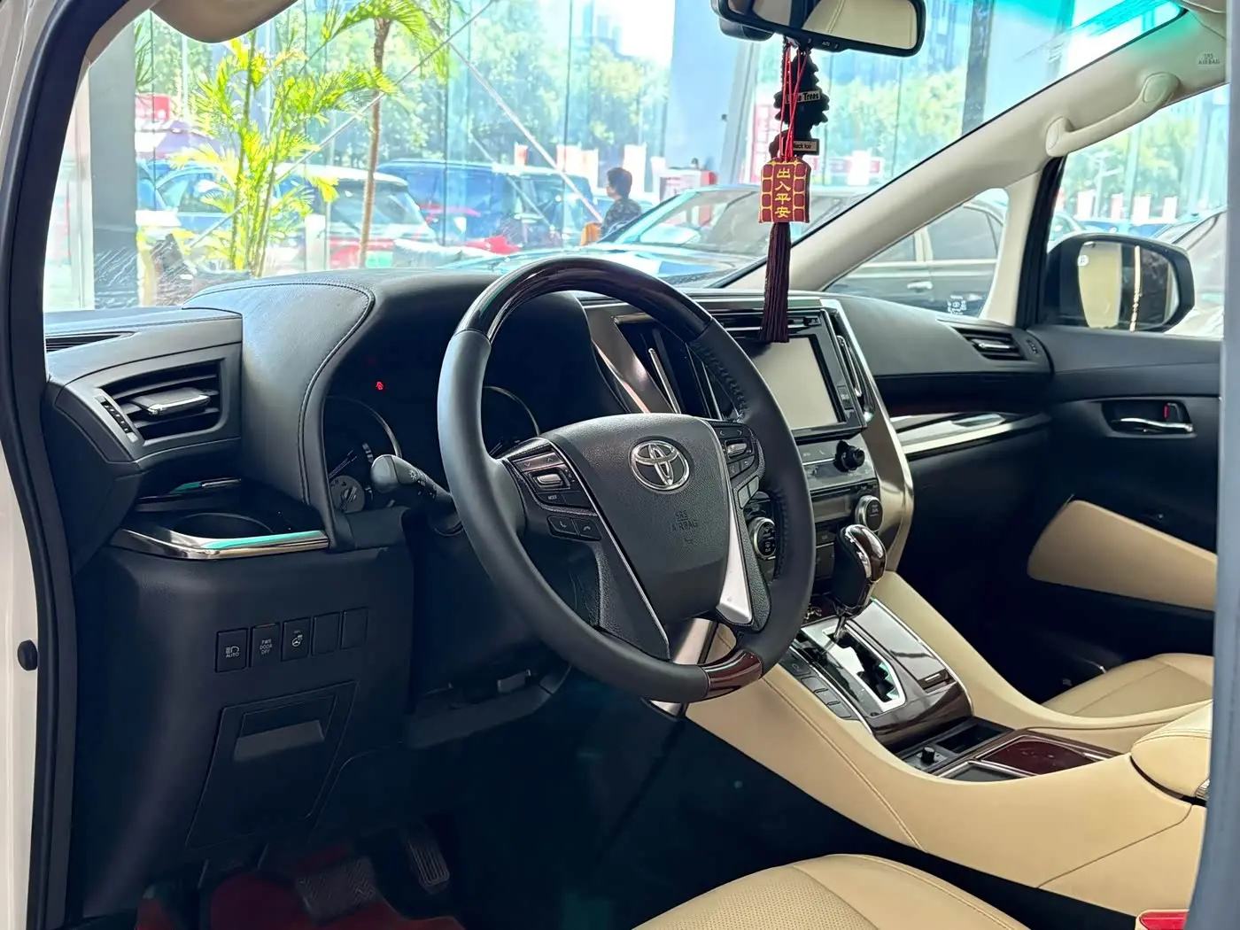 Toyota Alphard 2016 — Фото 5/20