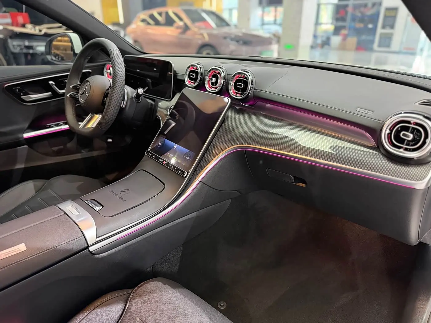 Mercedes-Benz C-Class 2024 — Photo 11/16