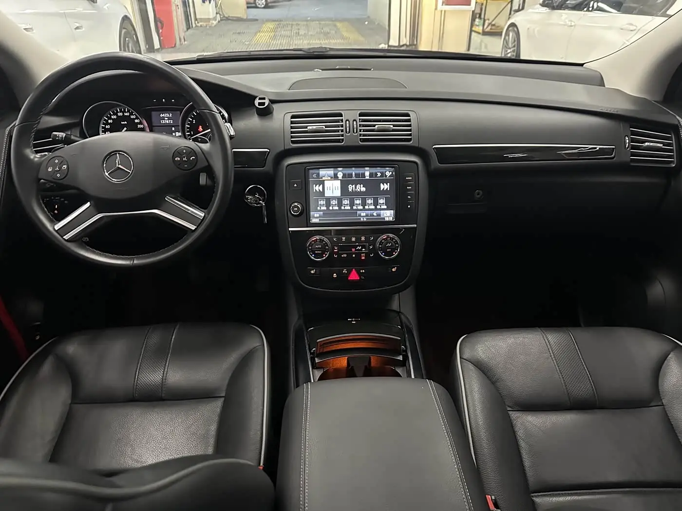 Mercedes-Benz R-Class 2017 — Фото 6/9