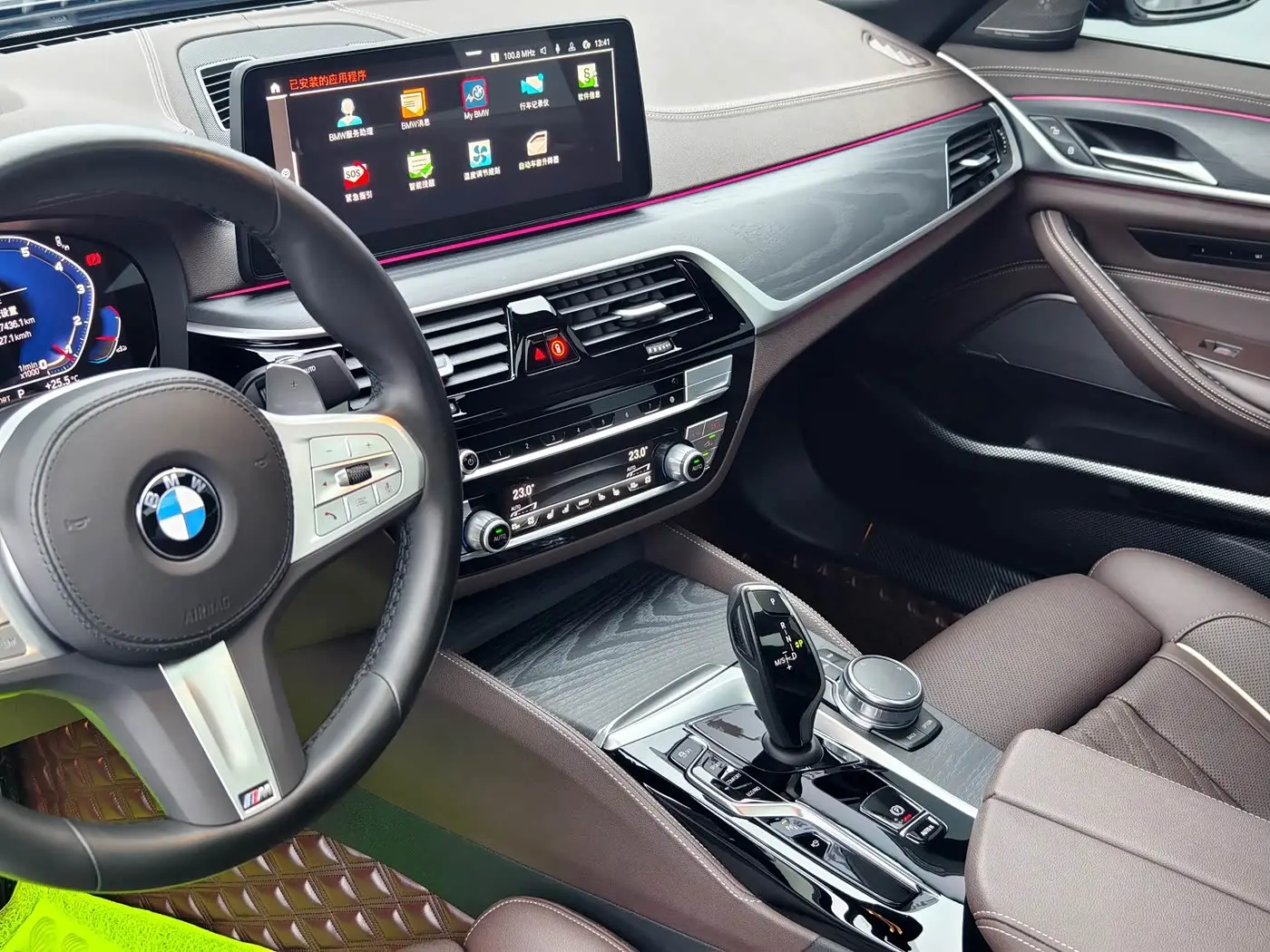 BMW 5 Series 2023 — Фото 10/18