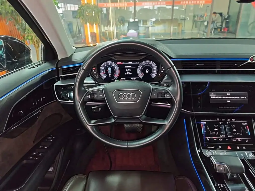 Audi A8 2020 — Фото 11/20