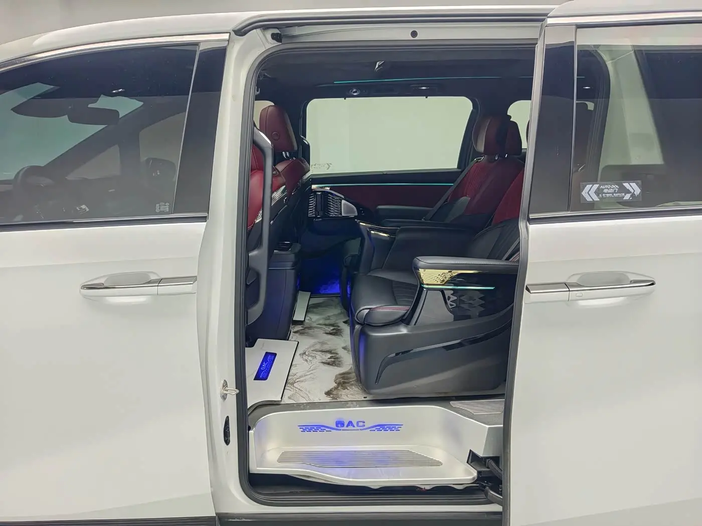 GAC Trumpchi Trumpchi M8 2024 — Photo 16/17