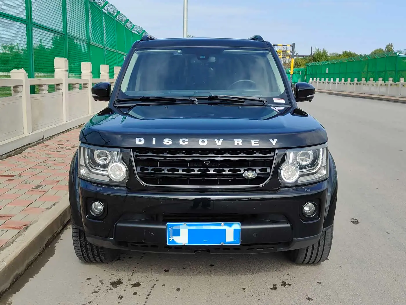 Land Rover Discovery 2016 — Şəkil 2/18