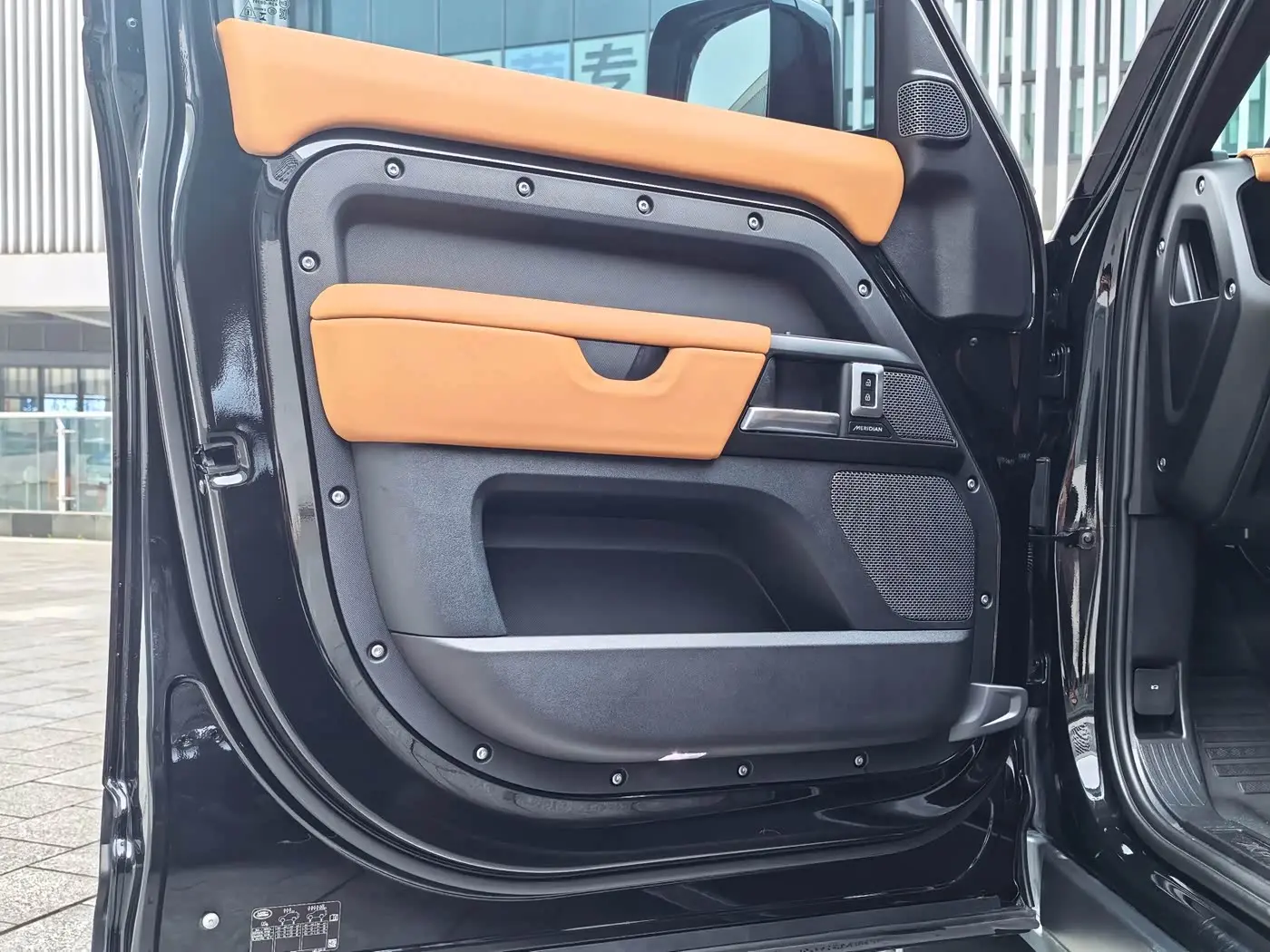 Land Rover Defender 2023 — Photo 9/20