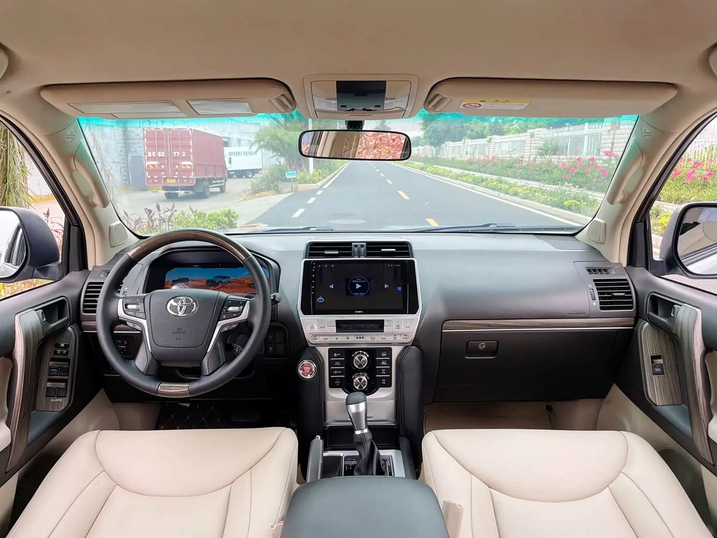 Toyota Prado 2010 — Photo 6/20