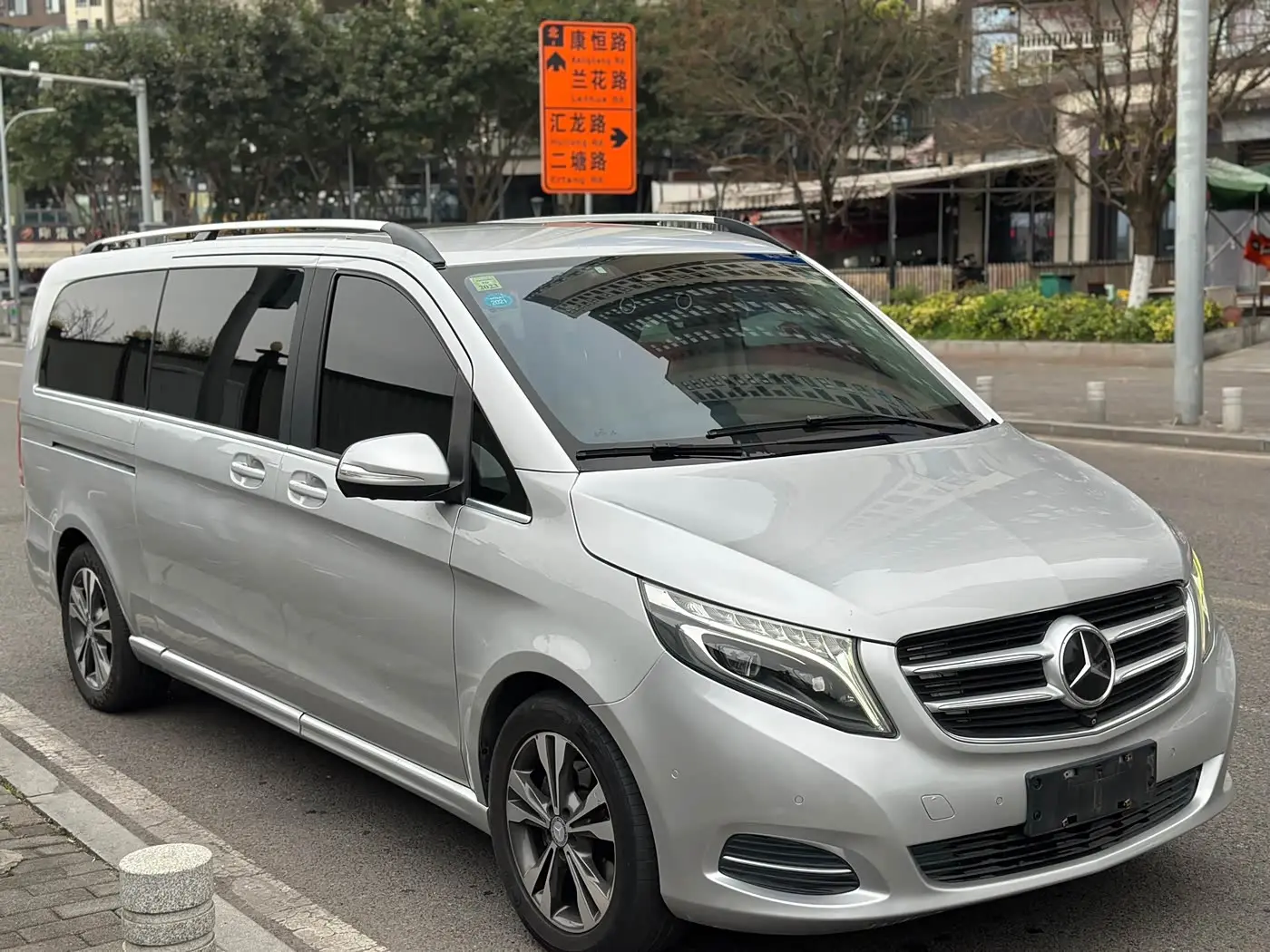 Mercedes-Benz V-Class 2017 — Фото 3/16