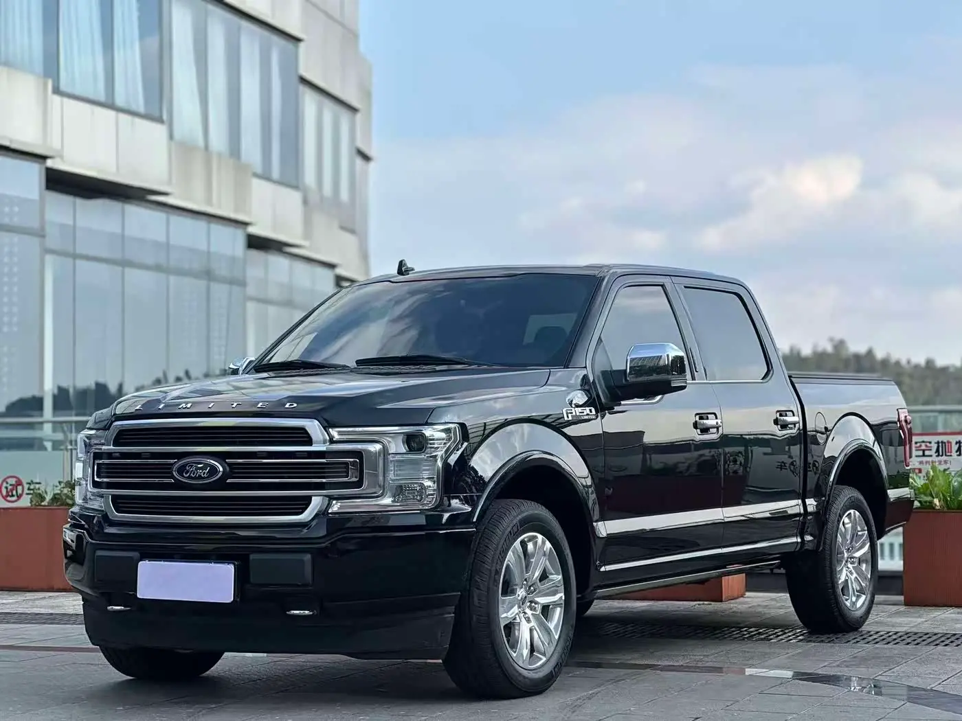Ford F-150 Raptor 2021 — Фото 1/20