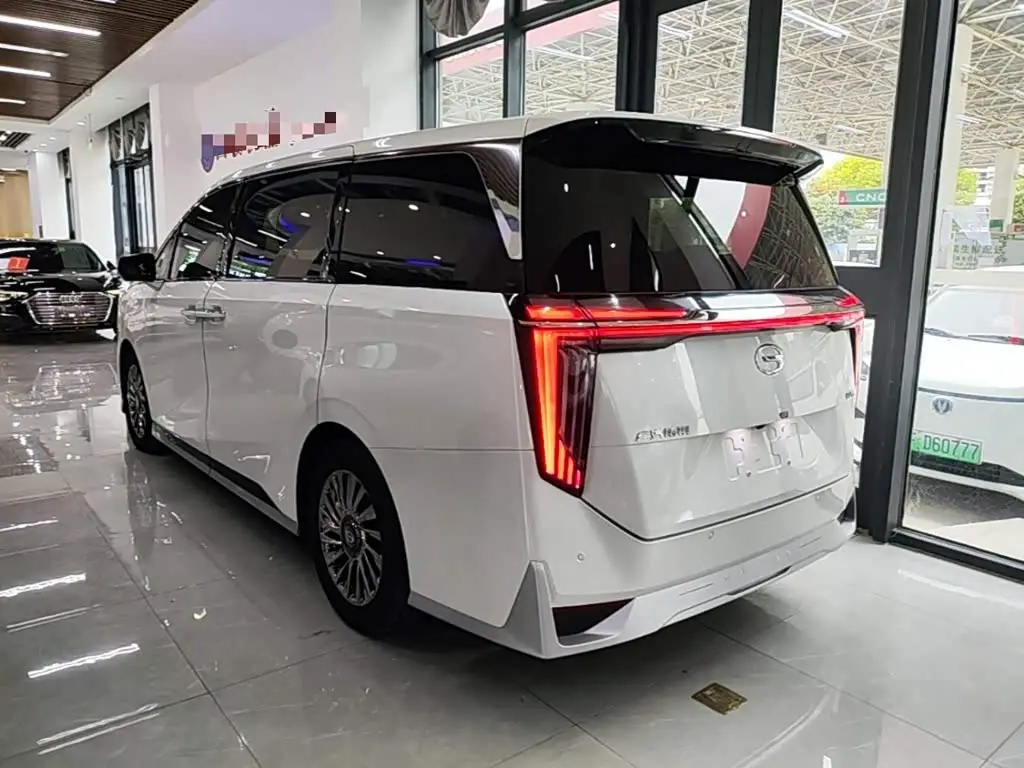 GAC Trumpchi Trumpchi M8 2023 — Фото 5/20