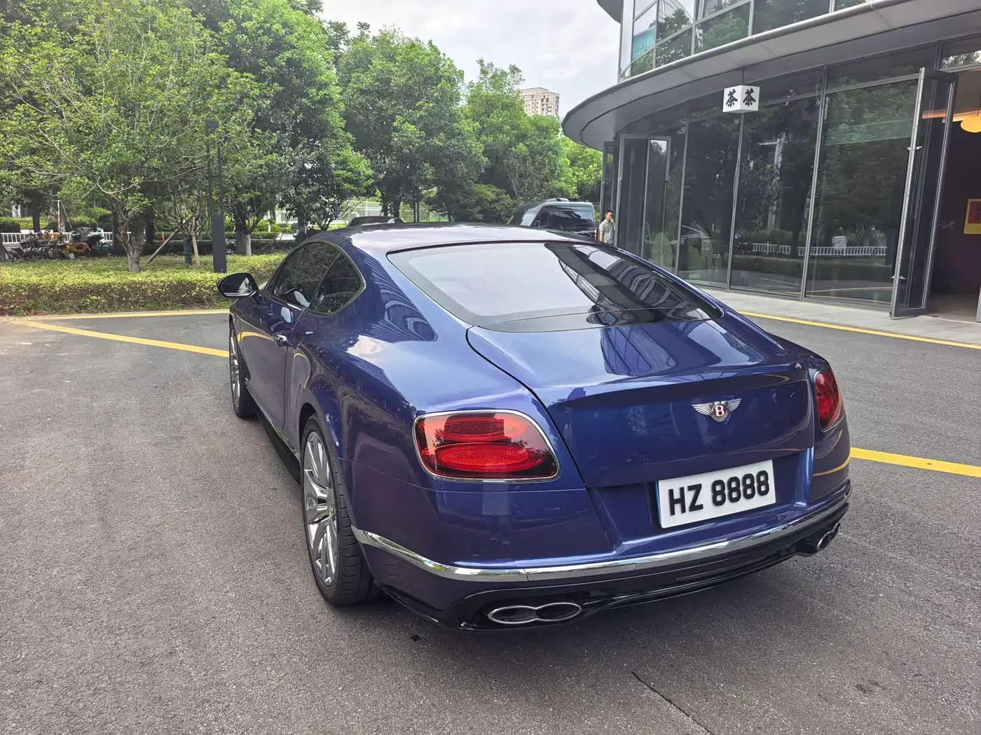 Bentley Continental 2018 — Фото 15/17