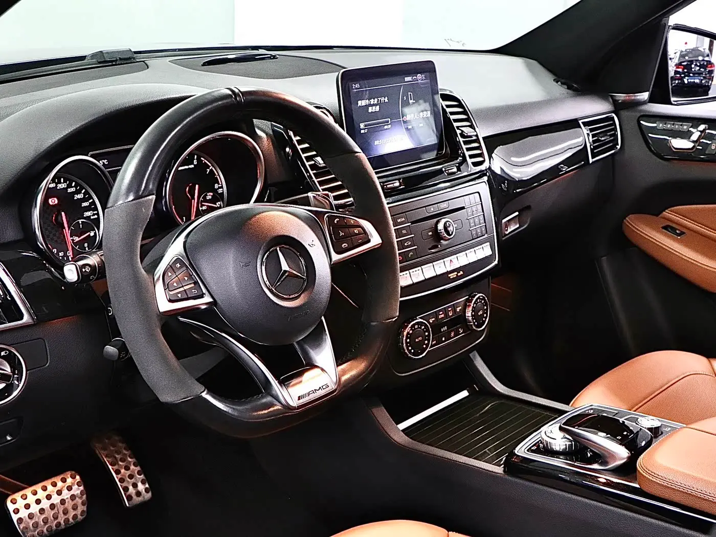 Mercedes-Benz GLE AMG 2018 — Фото 11/20