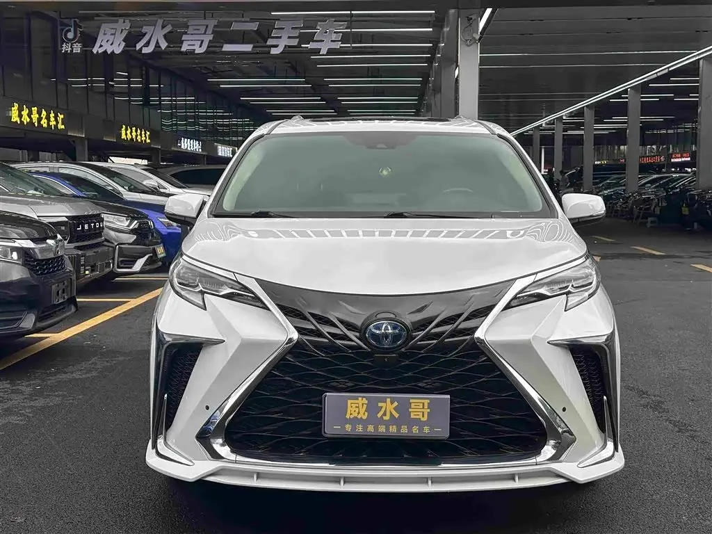 Toyota Sienna 2022 — Photo 3/20