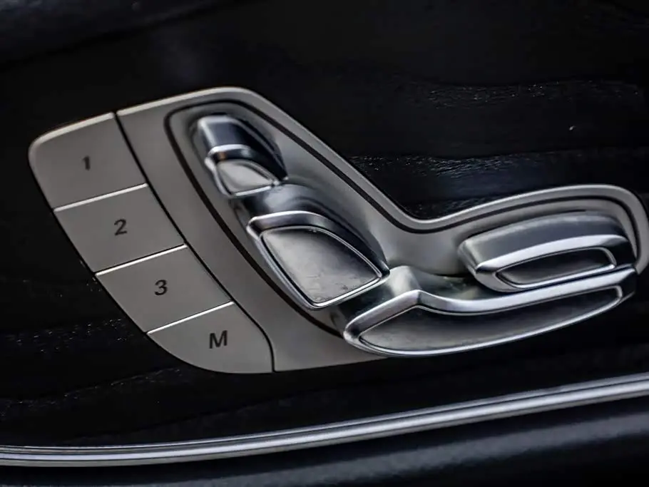Mercedes-Benz E-Class 2019 — Фото 13/20