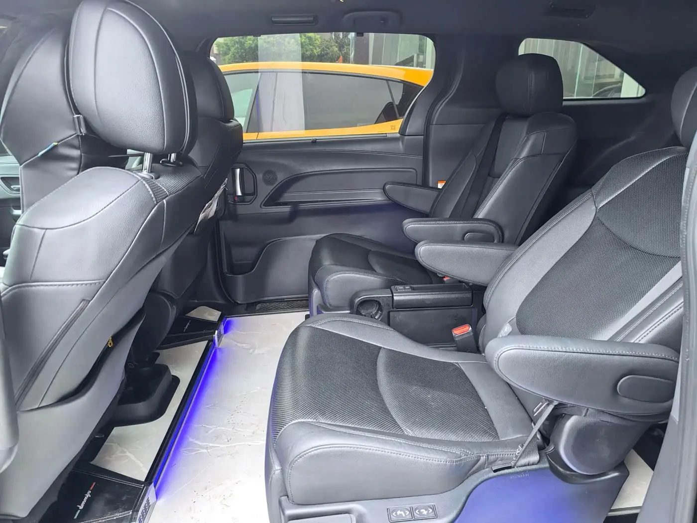 Toyota Granvia 2023 — Photo 5/9