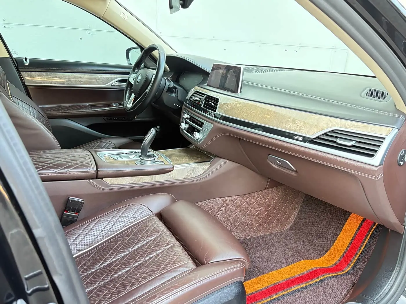 BMW 7 Series 2020 — Фото 11/20