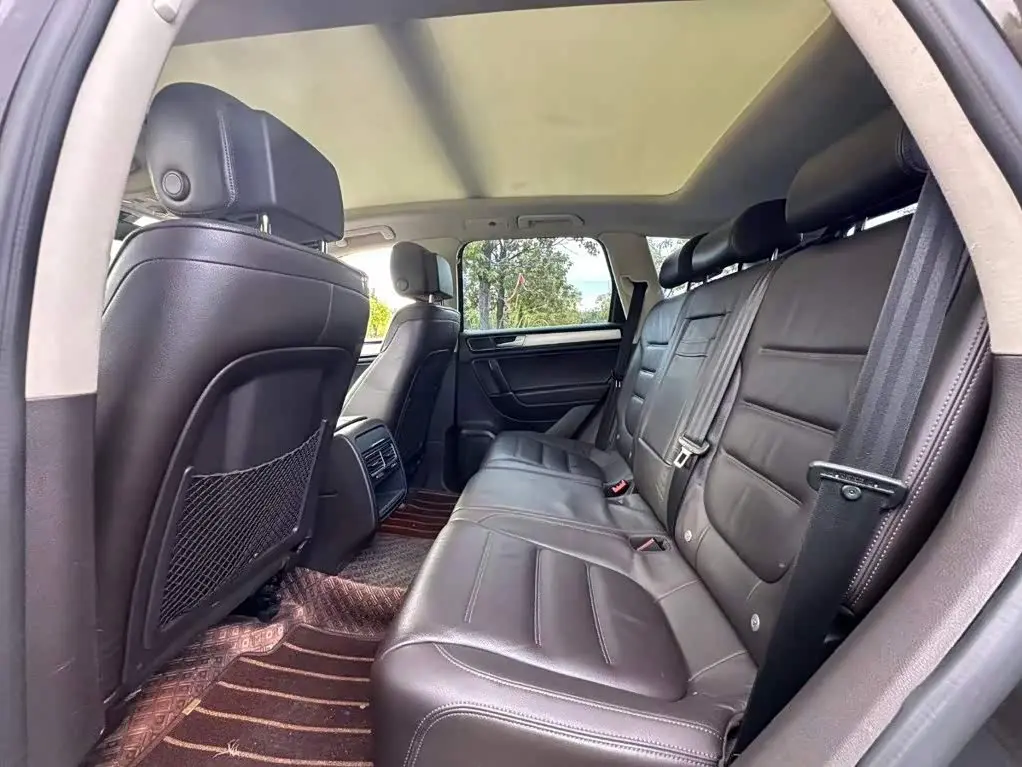 Volkswagen Touareg 2017 — Şəkil 5/9