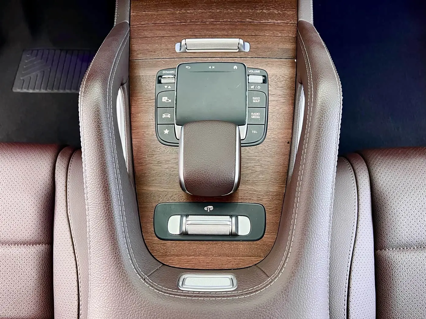 Mercedes-Benz GLE 2021 — Фото 19/20
