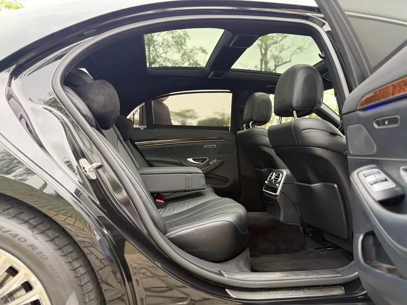 Mercedes-Benz S-Class 2015 — Photo 17/20