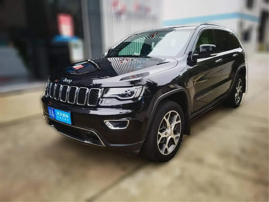 Jeep Grand Cherokee 2020 — Фото 1/6
