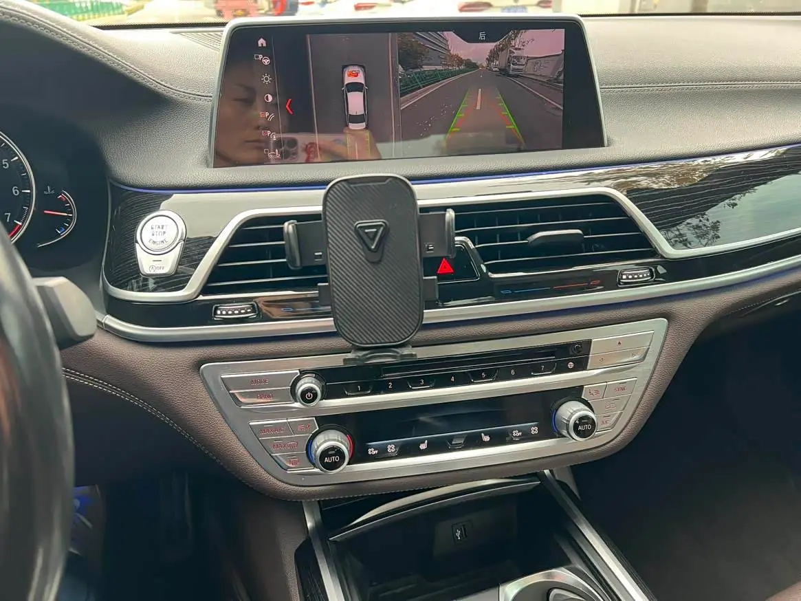 BMW 7 Series 2019 — Photo 10/19