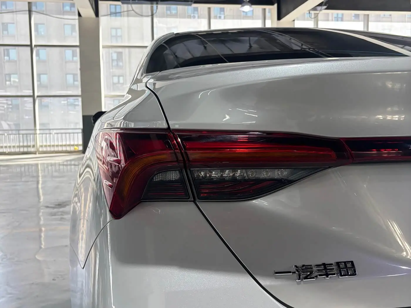Toyota Avalon 2021 — Photo 12/16
