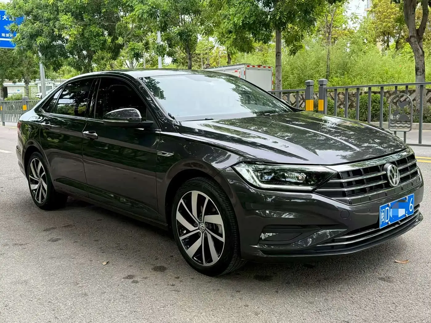 Volkswagen Sagitar 2021 — Photo 3/9