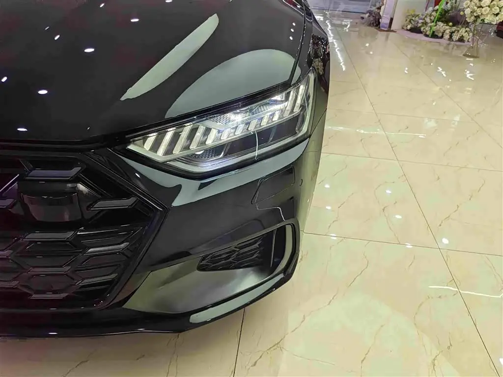Audi A7L 2025 — Şəkil 9/18
