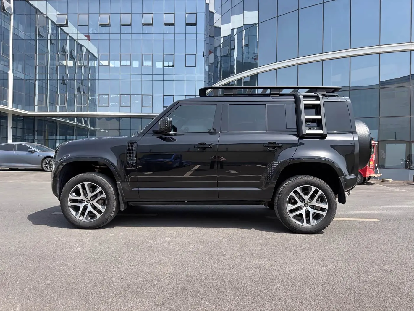 Land Rover Defender 2023 — Şəkil 3/18