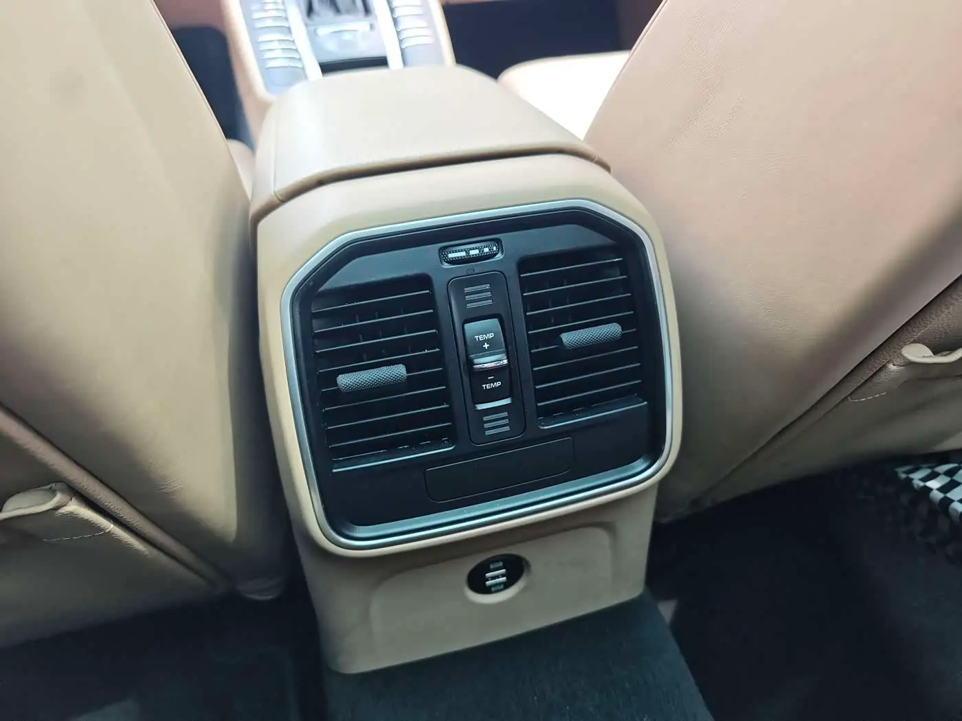 Porsche Macan 2019 — Photo 12/18