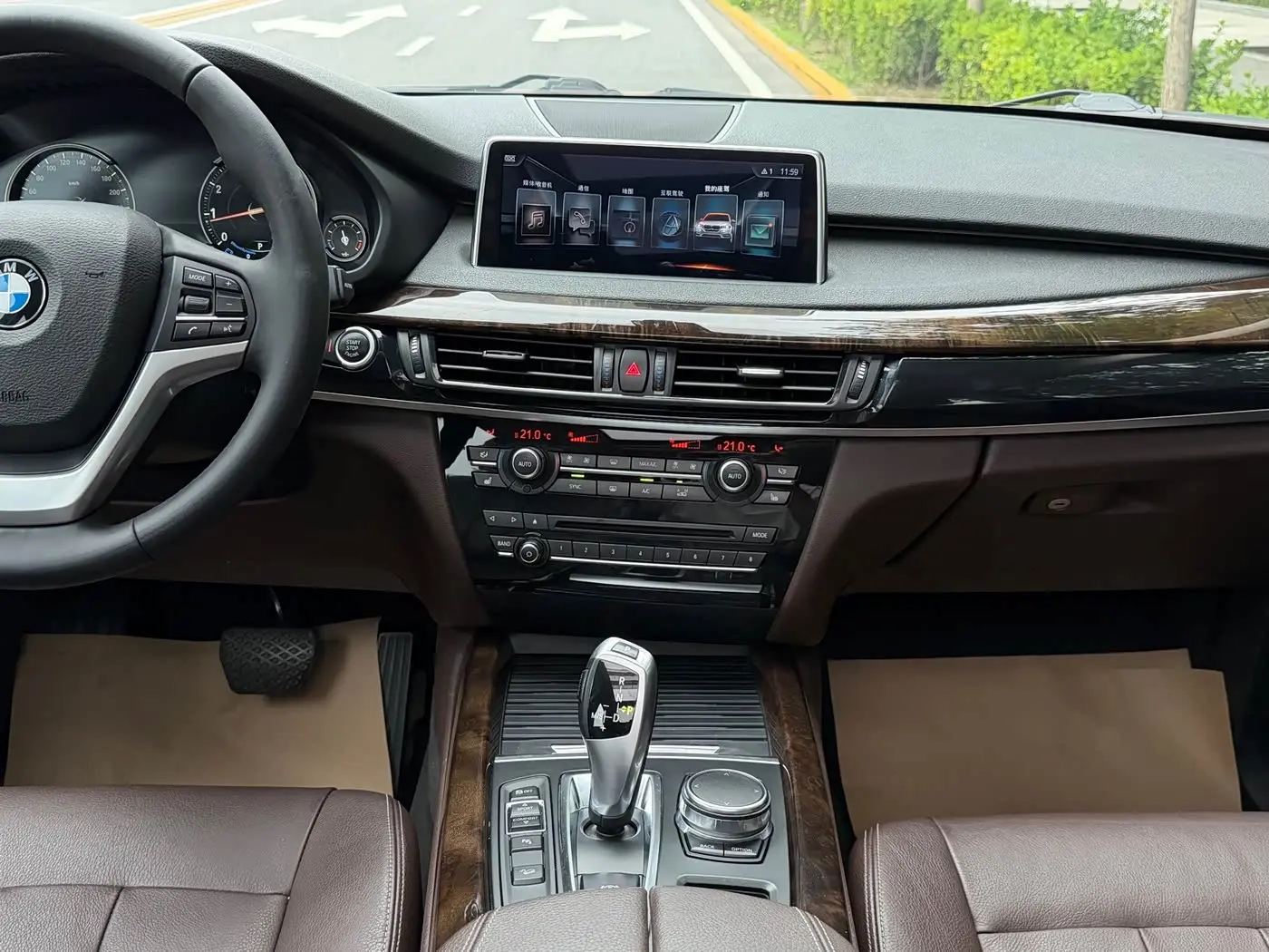 BMW X5 2018 — Фото 11/20