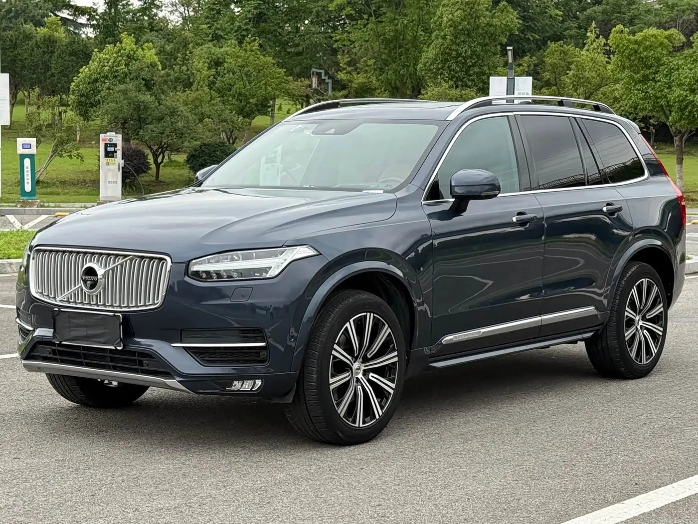 Volvo XC90 2017 — Фото 1/18