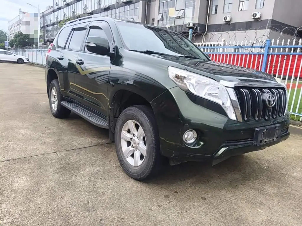 Toyota Prado 2018 — Photo 4/20