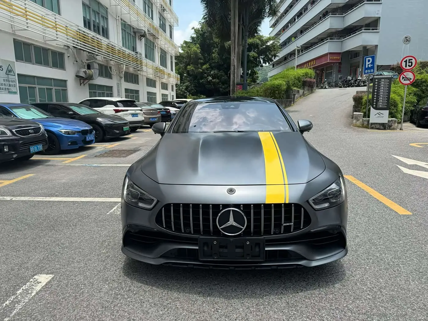 Mercedes-Benz AMG GT 2021 — Фото 2/9