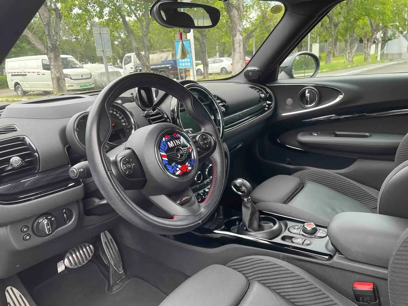MINI CLUBMAN 2018 — Photo 6/19