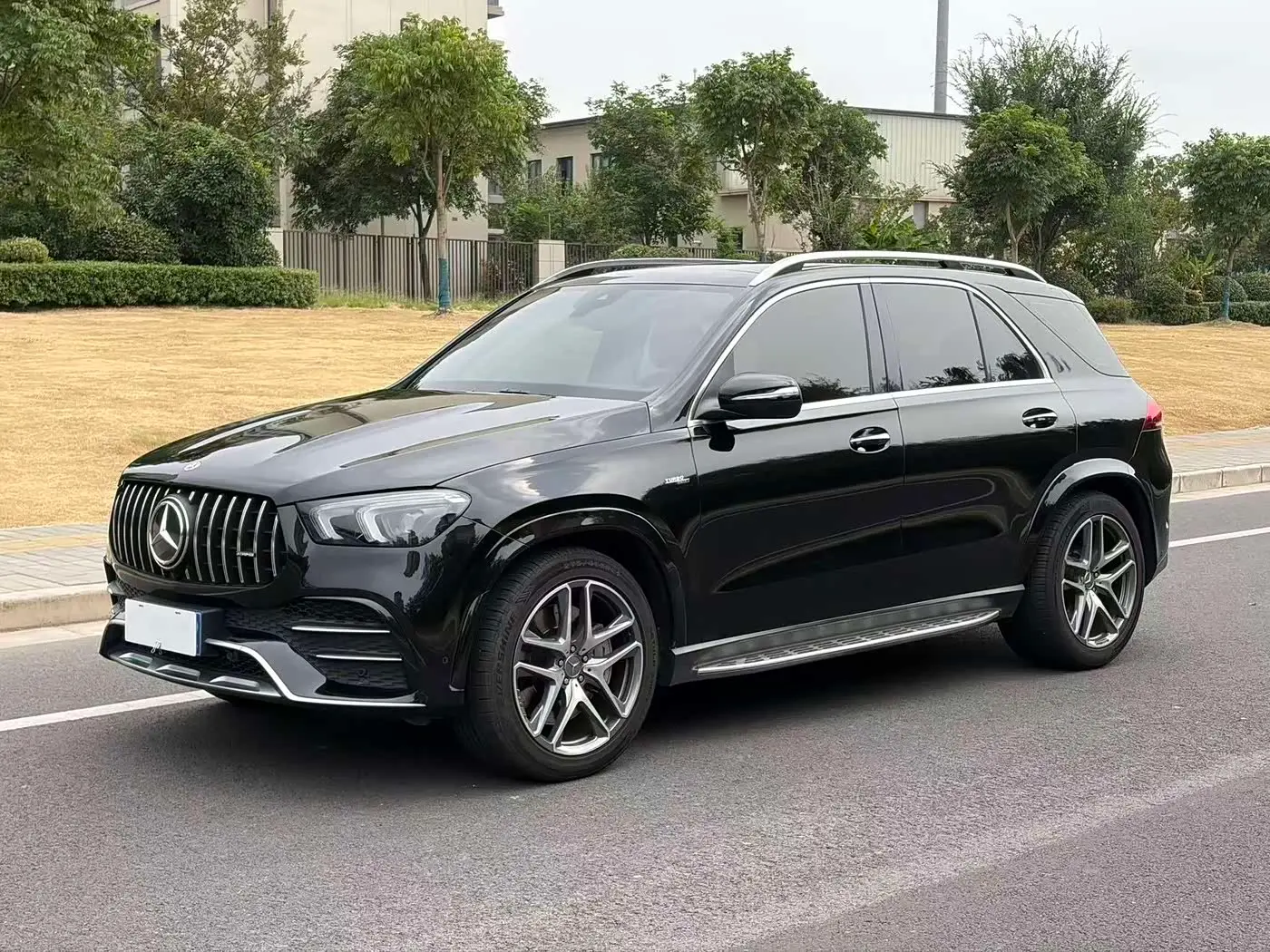 Mercedes-Benz GLE AMG 2023 — Photo 1/16