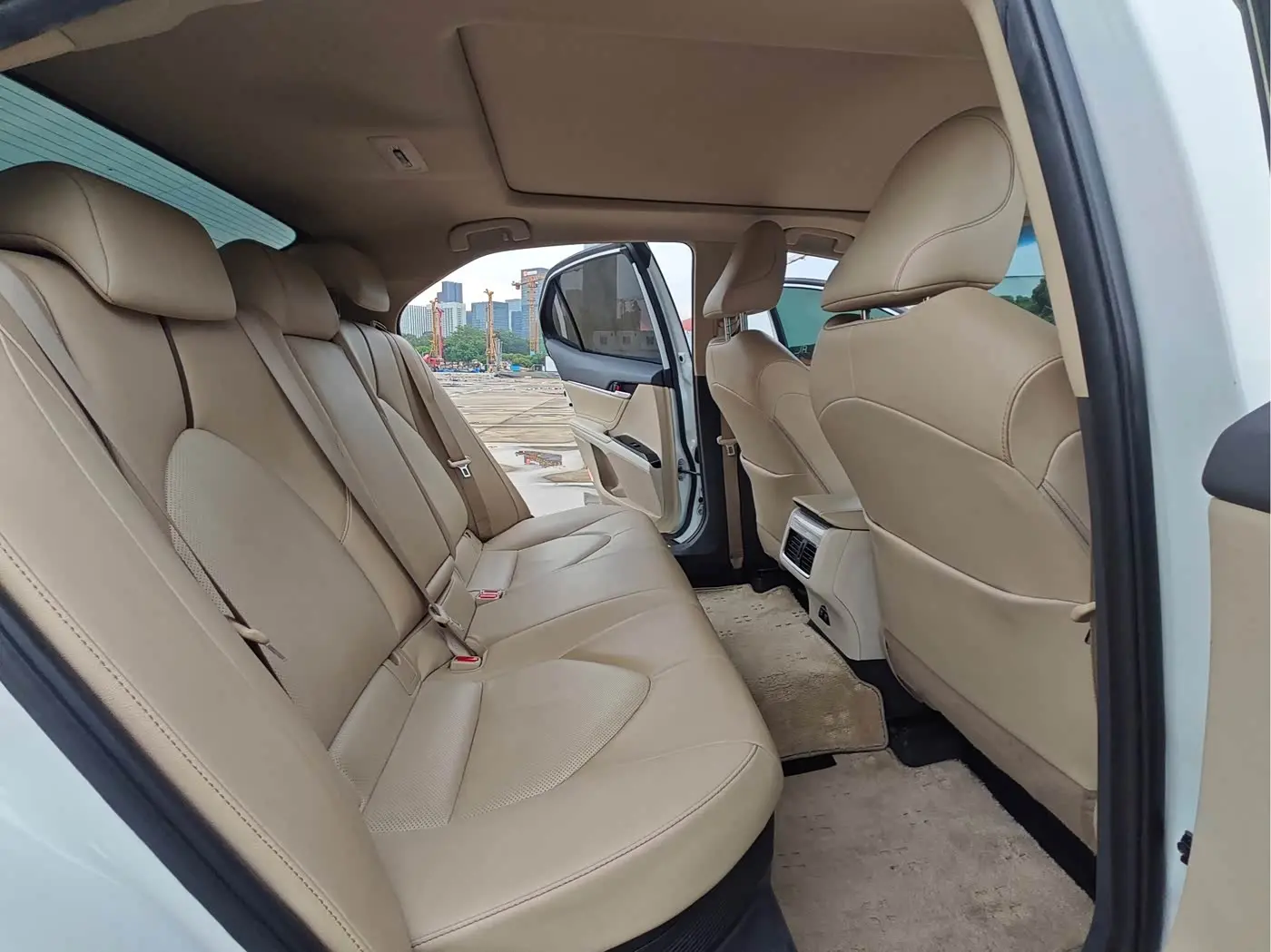 Toyota Camry 2018 — Photo 12/14