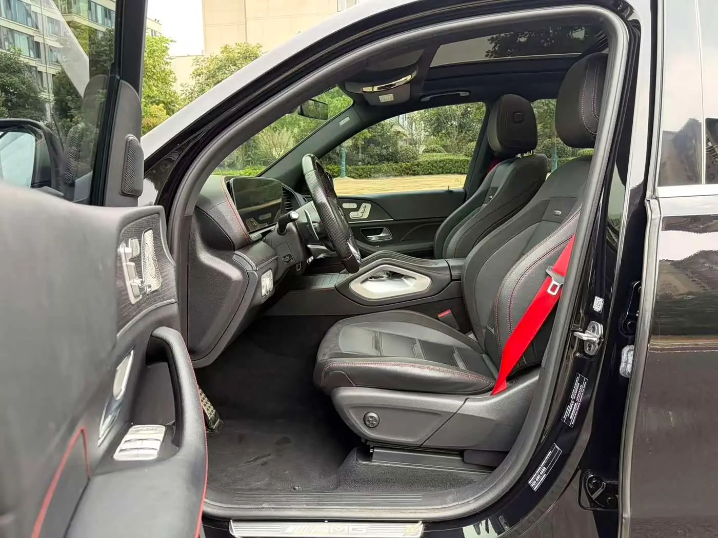 Mercedes-Benz GLE AMG 2023 — Photo 11/16