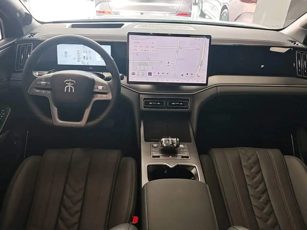 BYD Song L DM-i 2025 — Photo 10/20