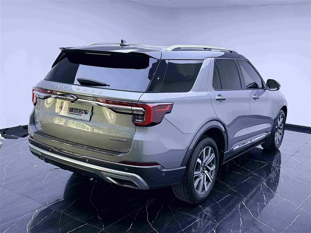 Ford Explorer 2023 — Photo 4/20